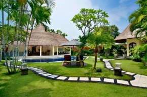 Entire 3 BR Private Pool Villa ZN99